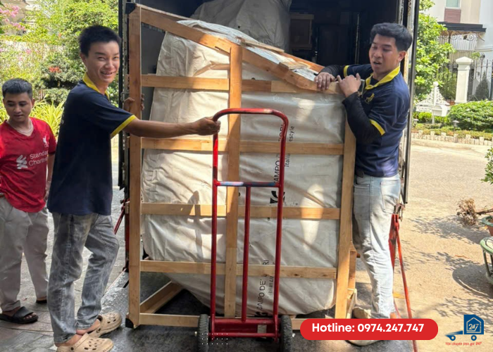 Công ty chuyển showroom TPHCM